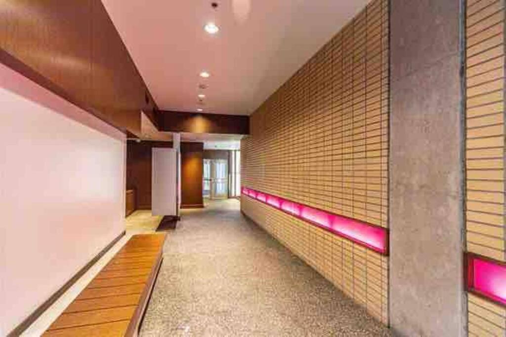 Beautiful Apartment Downtown, Mins To Rogers Arena, Stadium, Restaurants, Shops Ванкувър Екстериор снимка