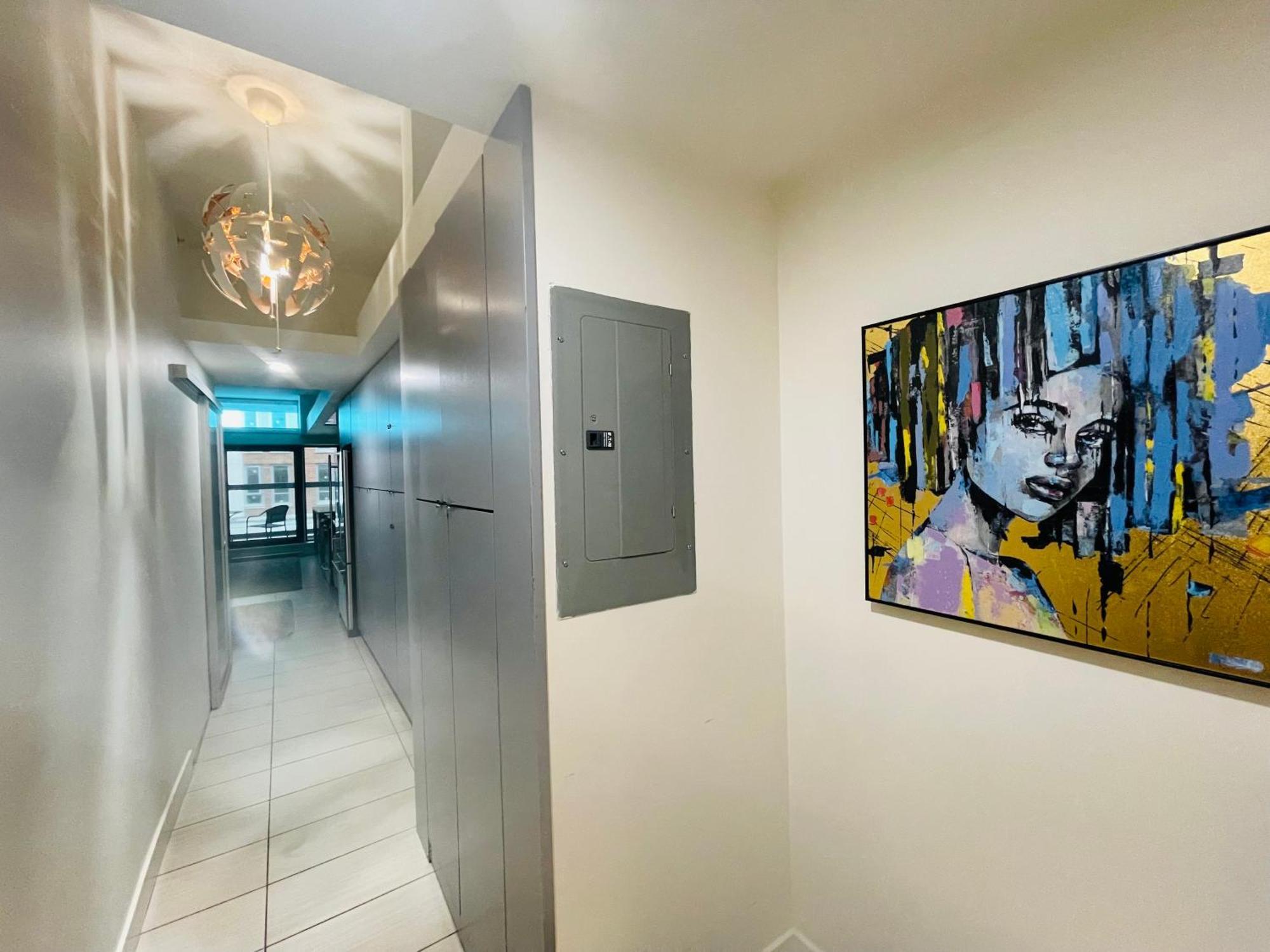 Beautiful Apartment Downtown, Mins To Rogers Arena, Stadium, Restaurants, Shops Ванкувър Екстериор снимка